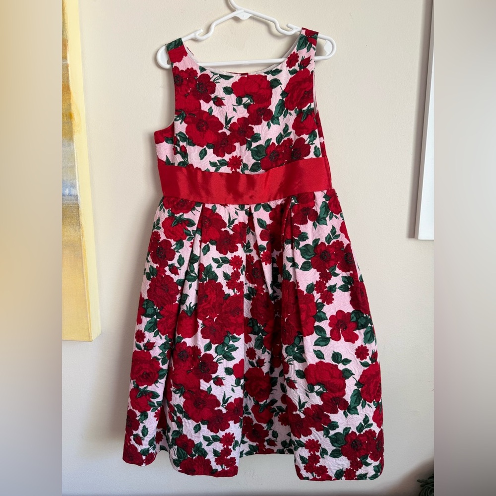 Beautiful Janie and Jack’s Girls Floral Red and Green Dress